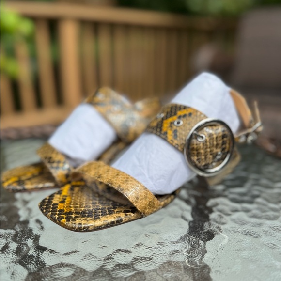 TopShop Snake Print Black/Yellow Slingback Womens Sandals 2 inch heel size 6.5 - Picture 3 of 9